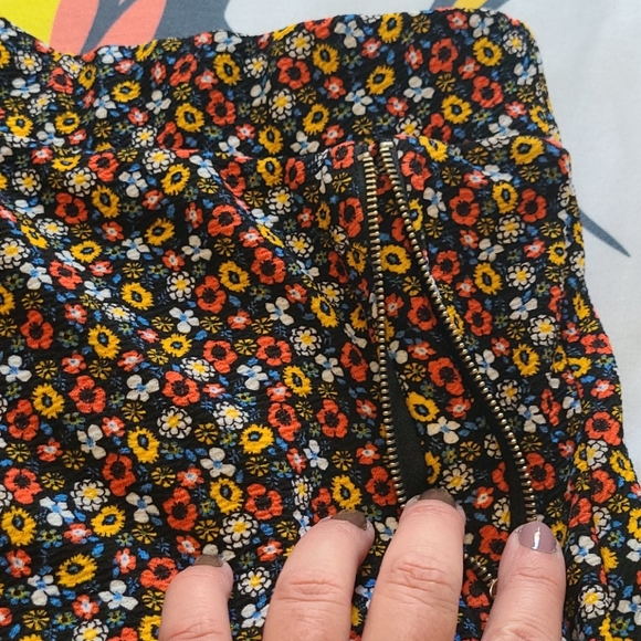 Maura Zip Pocket Detail Skirt - Picture 7 of 11